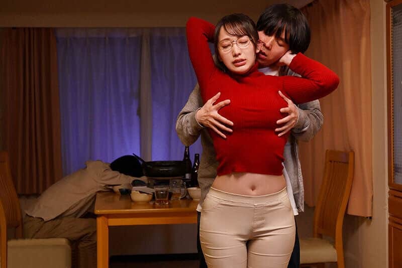 MEYD-850 “Which wife are you today…!?” The dual personality wife living next door. ‘Mizuki’ who is innocent, and ‘Mizuki’ who is too lewd. Yayoi Mizuki